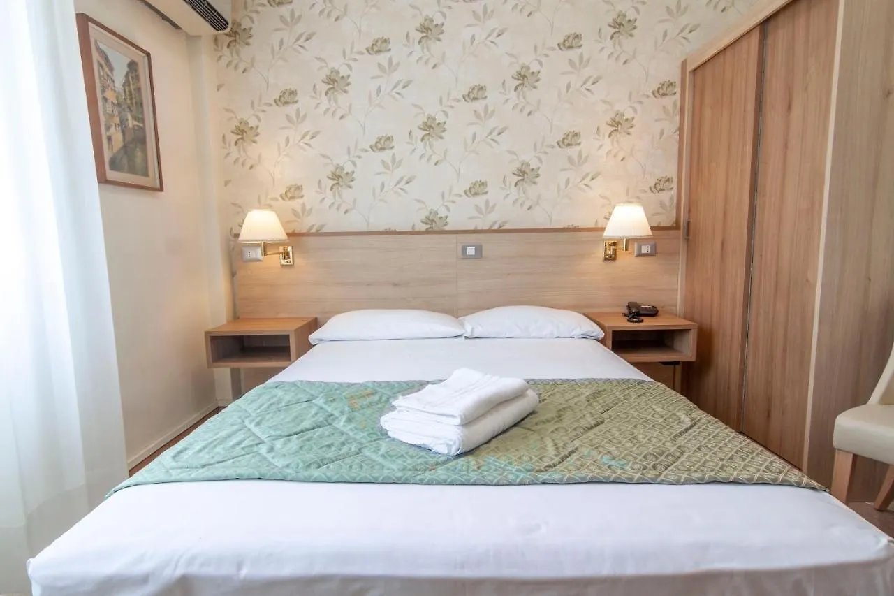 Hotel Dei Fiori Milano 3*,