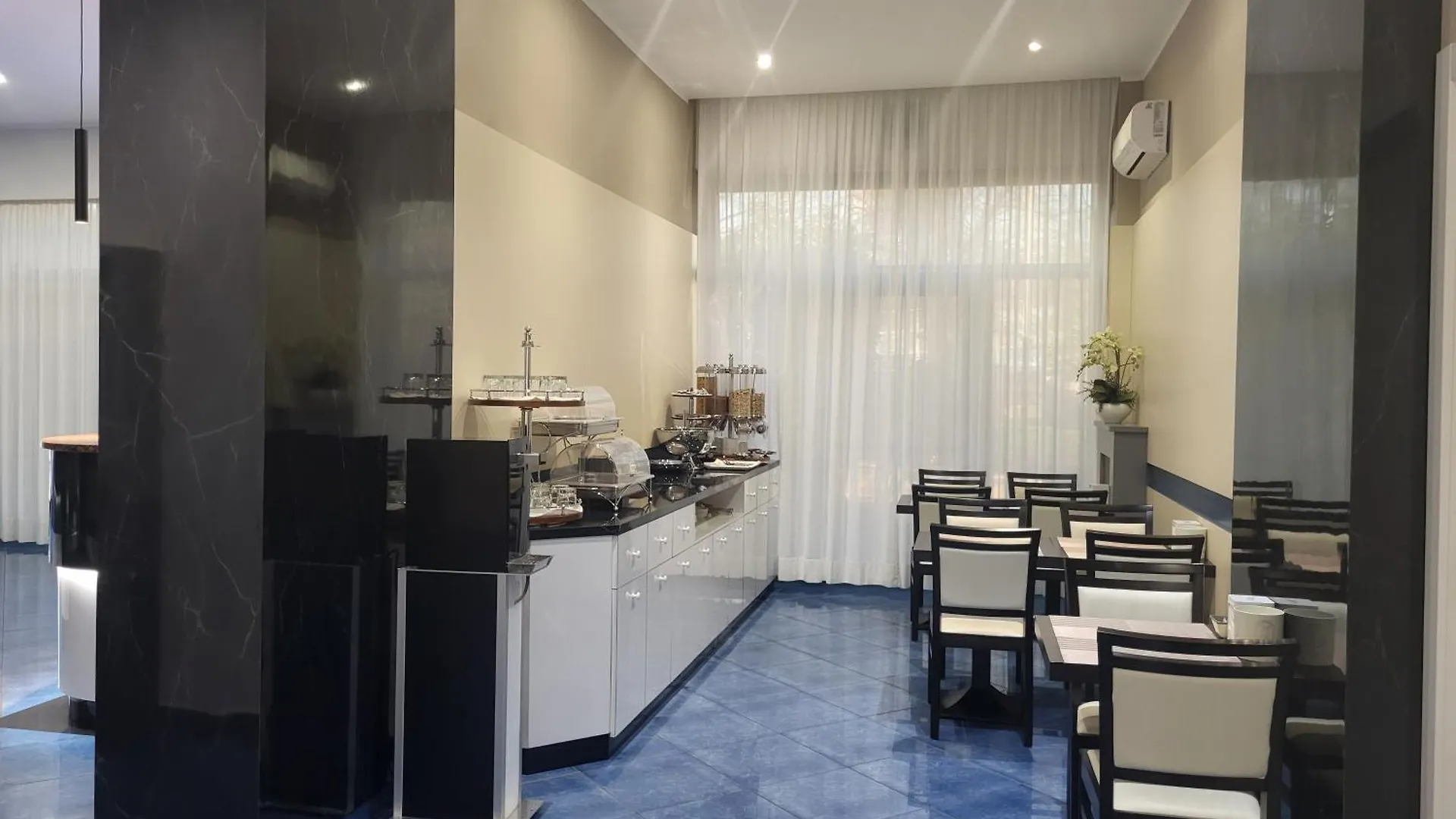 Hotel Dei Fiori Milano 3*,  İtalya